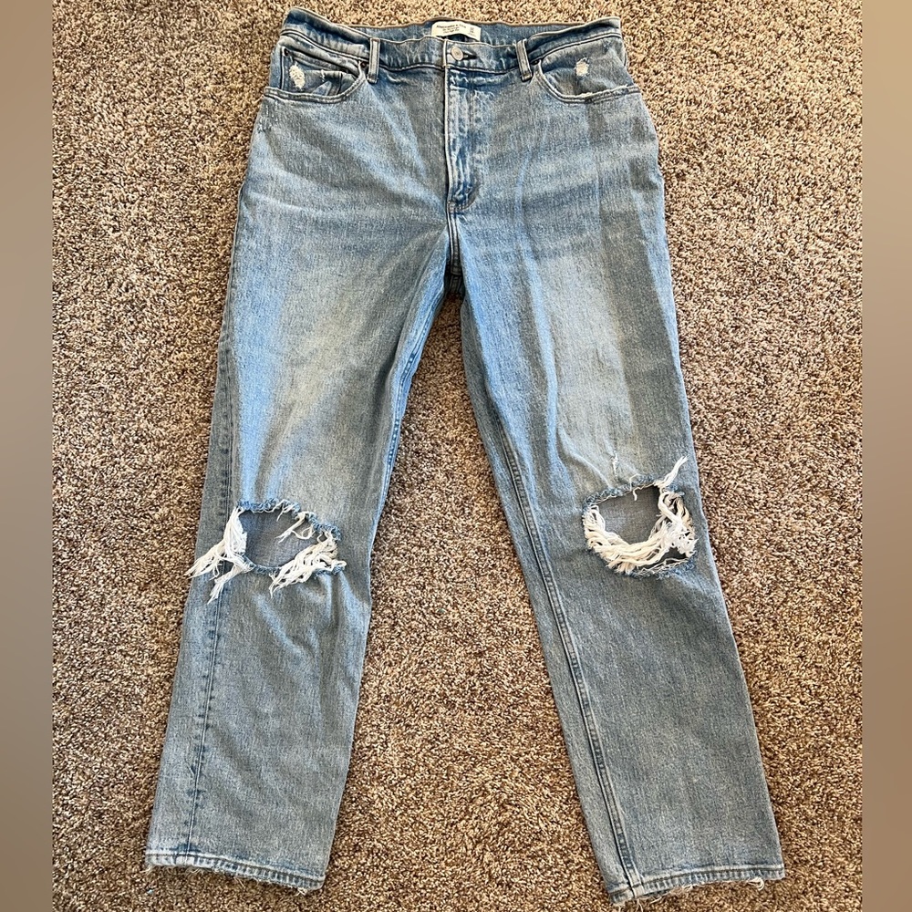 Abercrombie Ultra High Rise 90’s Straight Jean